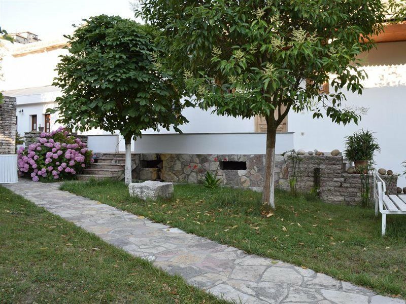 Hotel Bineri Gjirokaster Ngoại thất bức ảnh